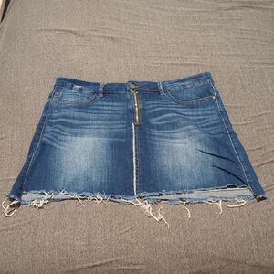 Chic Blue Frayed Hem Mini Skirt